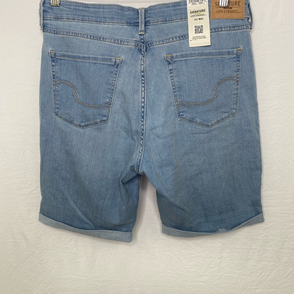 NWT Short jeans, Levis streuss light blue color 12/31 - Picture 2 of 7
